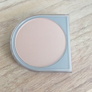 New Mary Kay Beige 304 Pressed Powder
